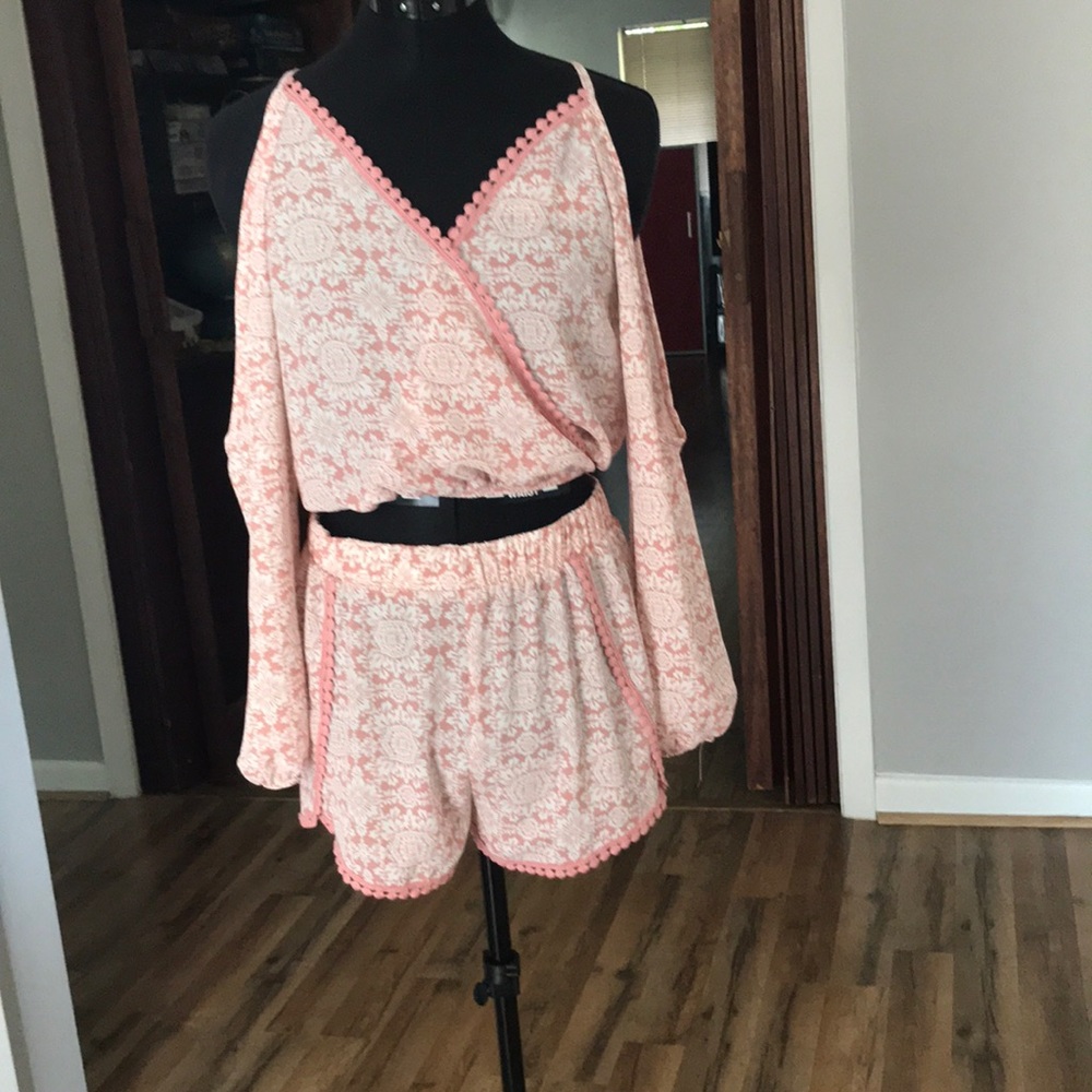 Charlotte Russe cold shoulder shorts outfit.